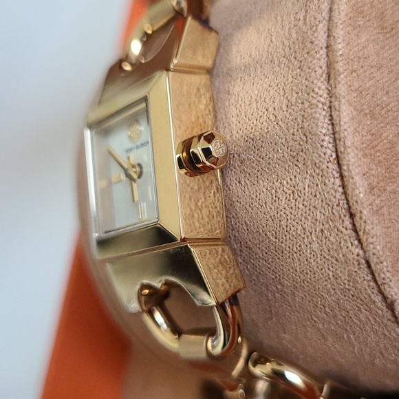Tory Burch Watch - Picture 5 of 17